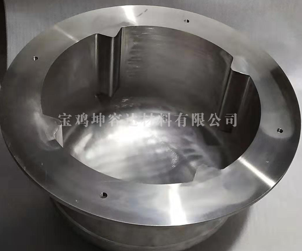 600度高温下正常纯钛坩埚